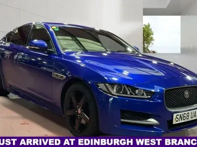 Used Jaguar XE R-Sport 180 HP (132 kW) 2018 Blue Sedan