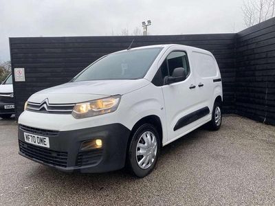 Used Citroën Berlingo 100 HP (73 kW) 2020 White MPV