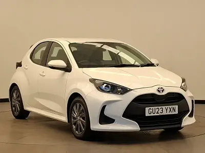 Used Toyota Yaris Hybrid 116 HP (85 kW) 2023 White Hatchback