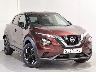 Używany Nissan Juke N-Connecta 114 KM (83 kW) 2023 Czerwony SUV
