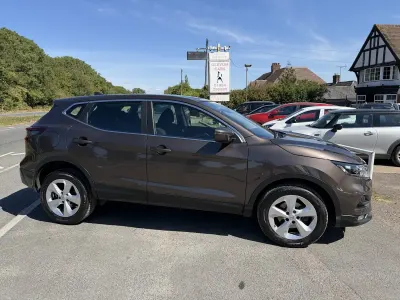 Used Nissan Qashqai Acenta Premium 115 HP (84 kW) 2020 Bronze SUV