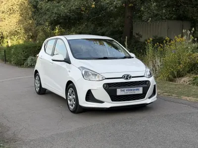 Used Hyundai i10 SE 67 HP (49 kW) 2017 White Hatchback