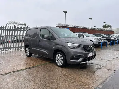 Used Vauxhall Combo 100 HP (73 kW) 2020 Grey MPV