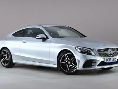 Używany Mercedes C200 AMG line 184 KM (135 kW) 2019 Srebrny Coupe