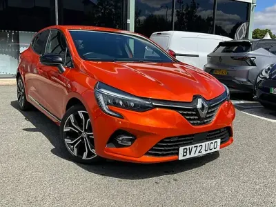 Used Renault Clio Techno 90 HP (66 kW) 2022 Orange Hatchback