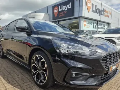 Używany Ford Focus ST-Line X 125 KM (91 kW) 2021 Czarny Hatchback