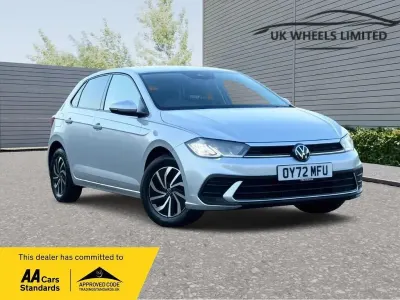 Używany VW Polo Life 2022 Srebrny Hatchback