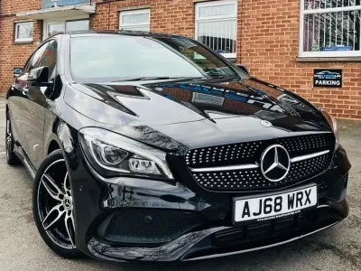 Begagnad Mercedes CLA220 Shooting Brake AMG line 177 HK (130 kW) 2017 Svart Kombi
