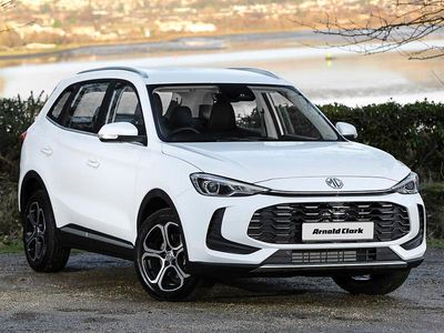 White New 2025 MG ZS SE Hatchback | £19,195 (Good price)