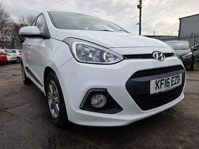 White Used 2016 Hyundai i10 Premium Hatchback | £4,800 (Good price)