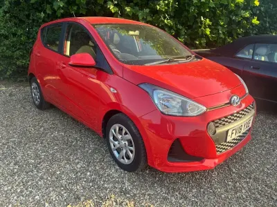 Used Hyundai i10 SE 67 HP (49 kW) 2018 Red Hatchback