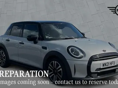 Używany Mini Cooper Exclusive 136 KM (100 kW) 2021 Srebrny Hatchback