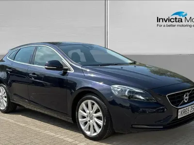Used Volvo V40 SE Lux 190 HP (139 kW) 2015 Blue Hatchback