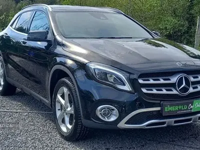 Usado Mercedes GLA200 Premium Plus 156 HP (114 kW) 2019 Preto SUV