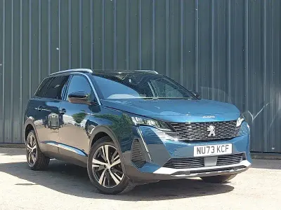 Usado Peugeot 5008 Allure+ 131 HP (96 kW) 2023 Azul SUV