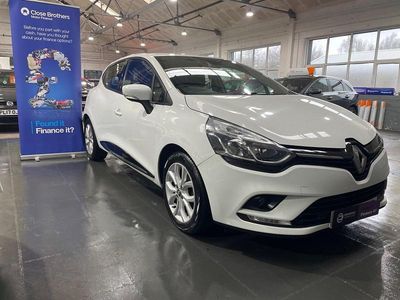 Used Renault Clio IV Dynamique 2017 White Hatchback