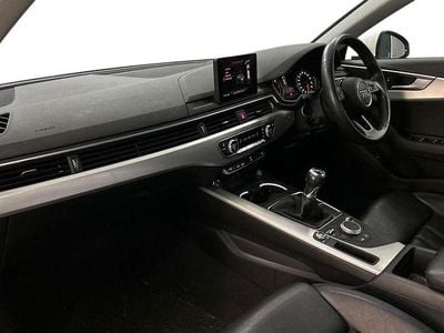 Used Audi A4 Sport 147 HP (108 kW) 2019 White Estate