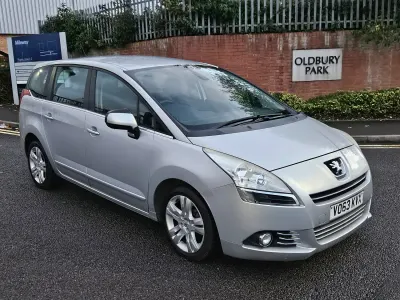 Usado Peugeot 5008 Active 2013 Prateado Monovolume