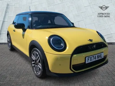 Używany Mini Cooper Classic 2024 Żółty Hatchback