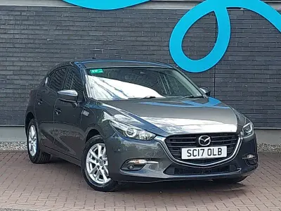 Usado Mazda 3 120 HP (88 kW) 2017 Cinzento Citadino