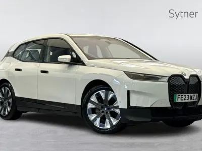 Usado BMW iX Sport Line 236 kW (322 CV) 2023 Blanco SUV