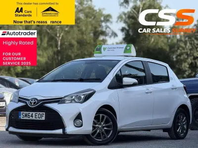 Used Toyota Yaris 90 HP (66 kW) 2014 White Hatchback