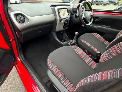 Używany Citroën C1 Feel 81 KM (59 kW) 2017 Czerwony Hatchback