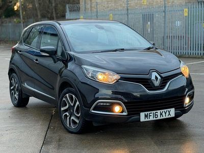 Used Renault Captur Dynamique 90 HP (66 kW) 2016 Black SUV