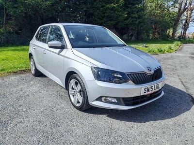 Usado Skoda Fabia SE L 90 CV (66 kW) 2015 Plateado Utilitario