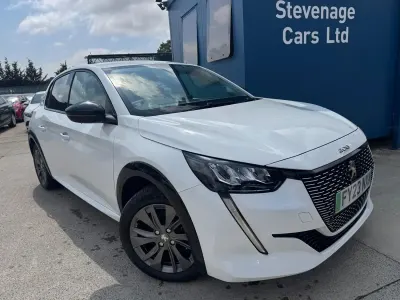 Used Peugeot e-208 Allure+ 100 kW (136 HP) 2023 White Hatchback