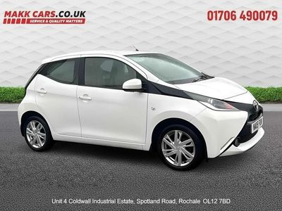 White Used 2015 Toyota Aygo x-press Hatchback | £4,995 (Fair price)