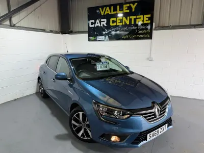 Used Renault Mégane Iconic 2019 Blue Hatchback