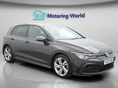 Second-hand VW Golf VIII R-line 130 CP (95 kW) 2022 Gri Hatchback