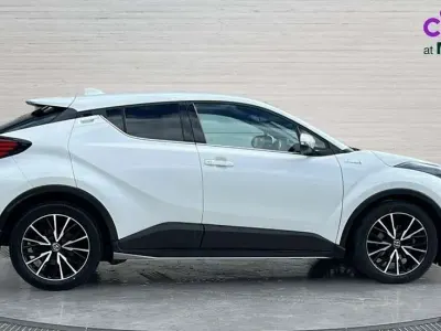 Used Toyota C-HR 122 HP (89 kW) 2020 White SUV