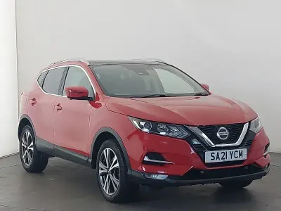 Used Nissan Qashqai N-Connecta 140 HP (102 kW) 2021 Red SUV