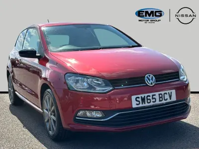 Used VW Polo Design 90 HP (66 kW) 2015 Red Hatchback
