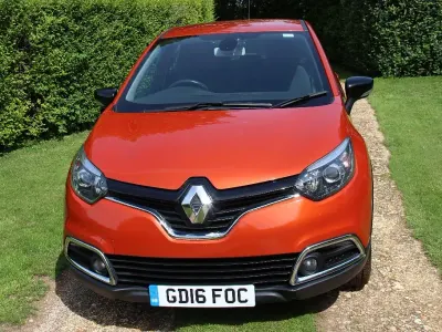 Used Renault Captur Dynamique 120 HP (88 kW) 2016 Orange SUV
