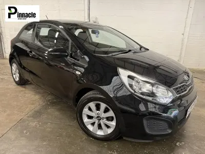 Used Kia Rio 84 HP (61 kW) 2014 Black Hatchback