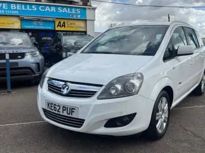 Second-hand Vauxhall Zafira Design Edition 115 CP (84 kW) 2012 Alb Monovolum