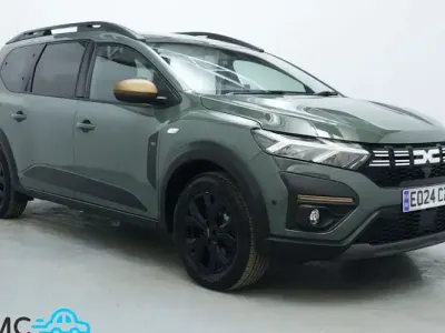 Used Dacia Jogger Extreme 141 HP (103 kW) 2024 Green MPV