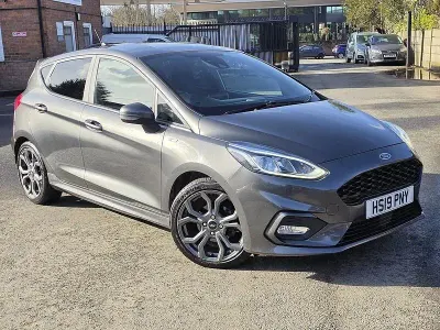 Usado Ford Fiesta ST-Line 100 HP (73 kW) 2019 Cinzento Citadino