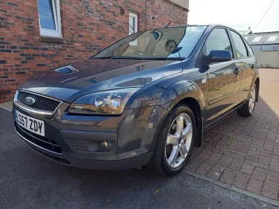 Used Ford Focus Zetec 125 HP (91 kW) 2008 Grey Hatchback