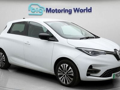 Used Renault Zoe Techno 100 kW (136 HP) 2023 White Hatchback