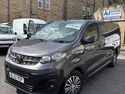 Second-hand Vauxhall Vivaro 100 CP (73 kW) 2022 Gri Monovolum