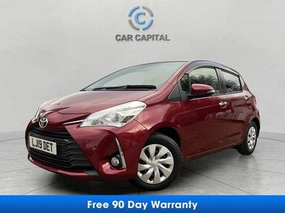 Used Toyota Yaris 111 HP (81 kW) 2019 Red Hatchback