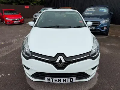 Used Renault Clio IV Play 90 HP (66 kW) 2018 White Hatchback