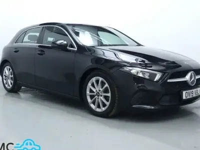 Begagnad Mercedes A180 Executive 116 HK (85 kW) 2019 Svart Halvkombi