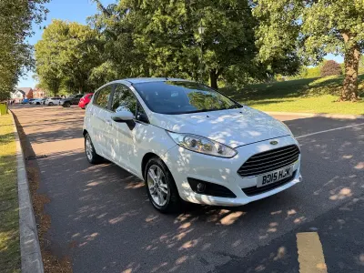 Used Ford Fiesta Zetec 2015 White Hatchback