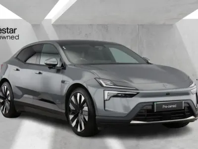 Begagnad Polestar 4 Plus 400 kW (544 HK) 2025 Grå SUV