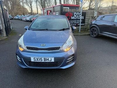 Used Kia Rio 84 HP (61 kW) 2015 Blue Hatchback